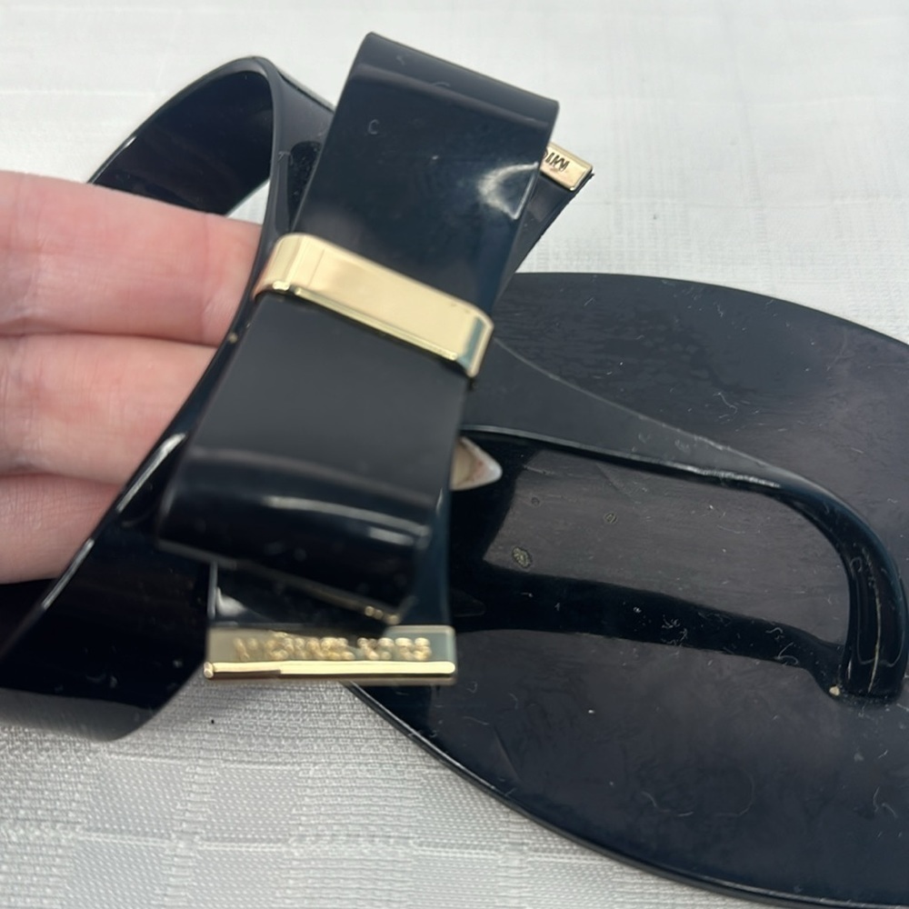 Michael Kors Kayden Jelly Bow Tie Thong Sandals in Black. Size 10. - Picture 5 of 9